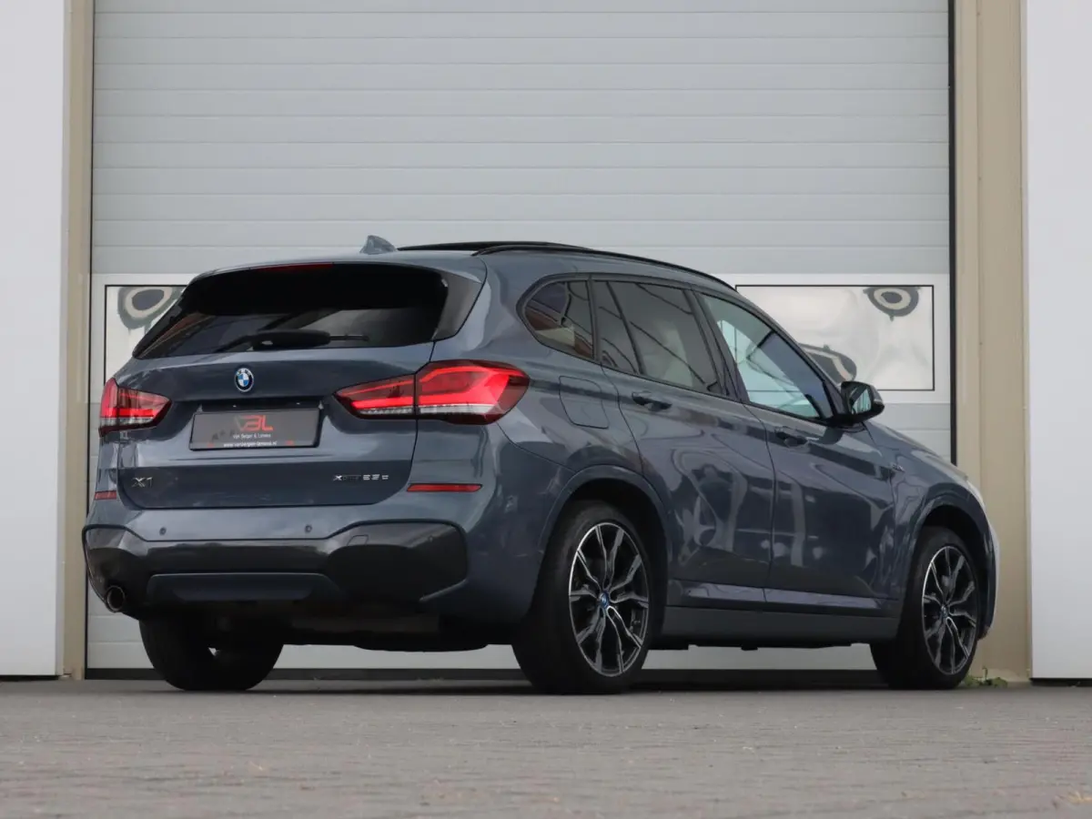 xDrive25e High Executive M-sport | SOH 88% | Panoramadak