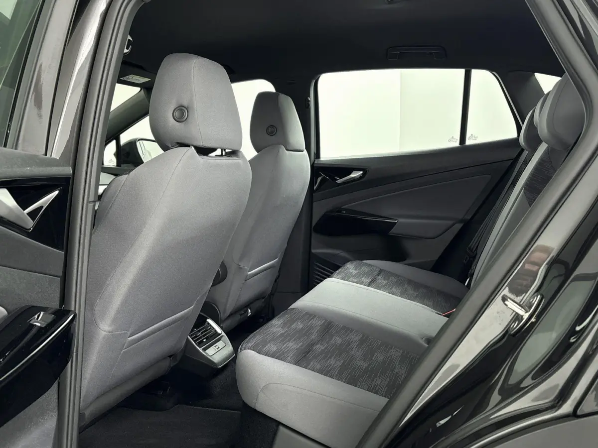 Life 77 kWh | 90% SOH | APK tot 2-07-2028 | Stoelverwarming | Stuurverwarming | Apple Carplay | Android Auto | Cruise Control Adaptief | Navigatiesysteem | Parkeersensoren Voor en Achter