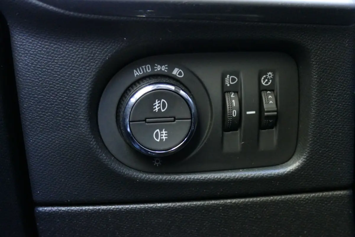 1.2 TURBO 100PK ELEGANCE / CAMERA / STUURVERWARMING / KEYLESS / LED / NAVI / CLIMA / PDC / BLUETOOTH / CRUISECONTROL / 2E EIGENAAR / SCHITTERENDE STAAT !!