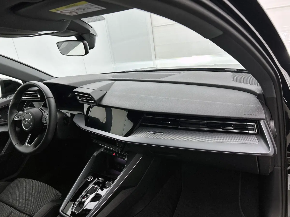 40 TFSI e S edition 204 PK l Adaptive cruise control l Camera l Navigatie l Stoelverwarming l Audi sound system l Audi virtual cockpit plus l Licht- en regensensor l Apple Carplay / Android 