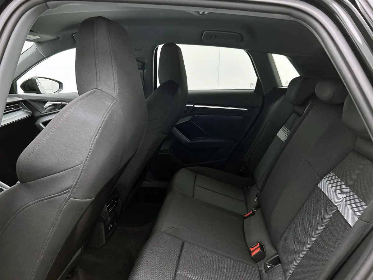 40 TFSI e S edition 204 PK l Adaptive cruise control l Camera l Navigatie l Stoelverwarming l Audi sound system l Audi virtual cockpit plus l Licht- en regensensor l Apple Carplay / Android 