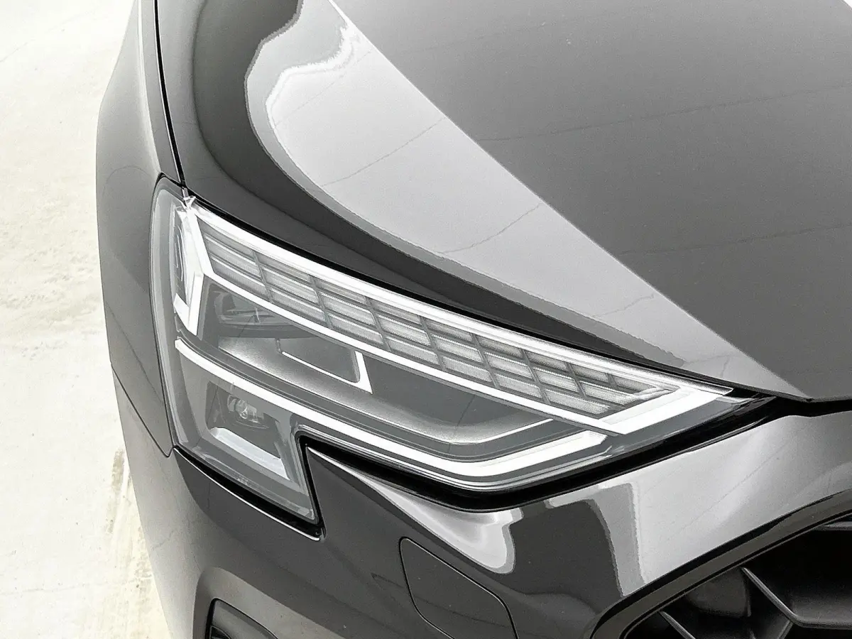 40 TFSI e S edition 204 PK l Adaptive cruise control l Camera l Navigatie l Stoelverwarming l Audi sound system l Audi virtual cockpit plus l Licht- en regensensor l Apple Carplay / Android 