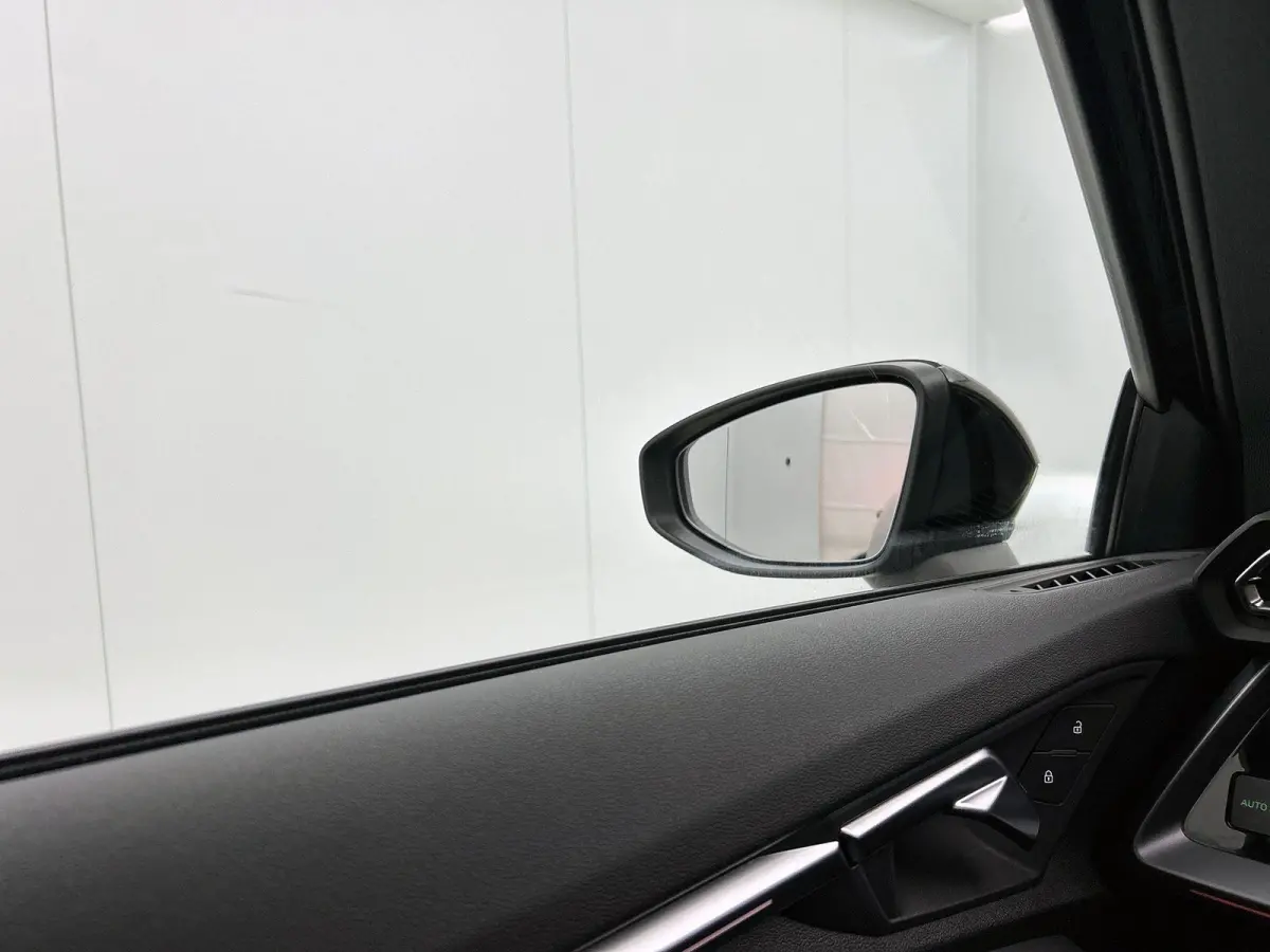 40 TFSI e S edition 204 PK l Adaptive cruise control l Camera l Navigatie l Stoelverwarming l Audi sound system l Audi virtual cockpit plus l Licht- en regensensor l Apple Carplay / Android 