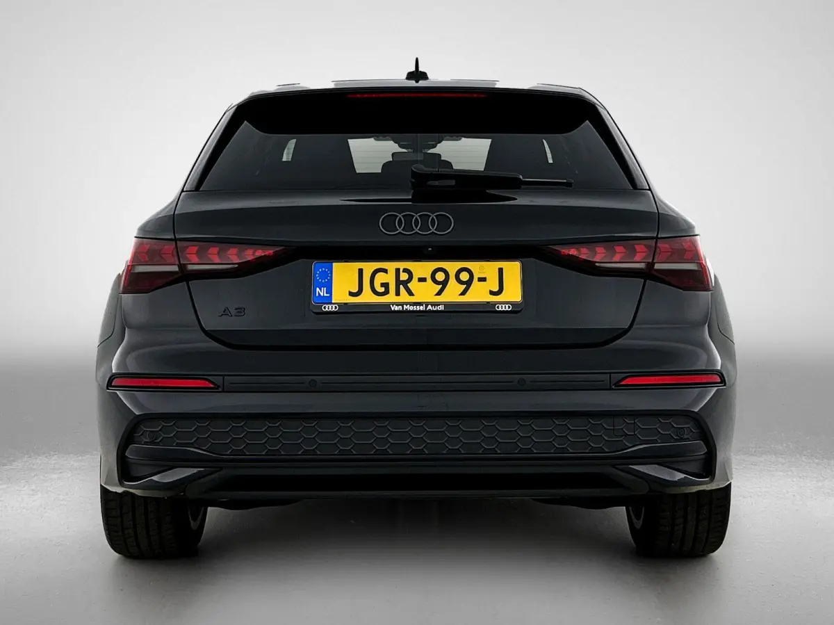 40 TFSI e S edition 204 PK l Adaptive cruise control l Camera l Navigatie l Stoelverwarming l Audi sound system l Audi virtual cockpit plus l Licht- en regensensor l Apple Carplay / Android 