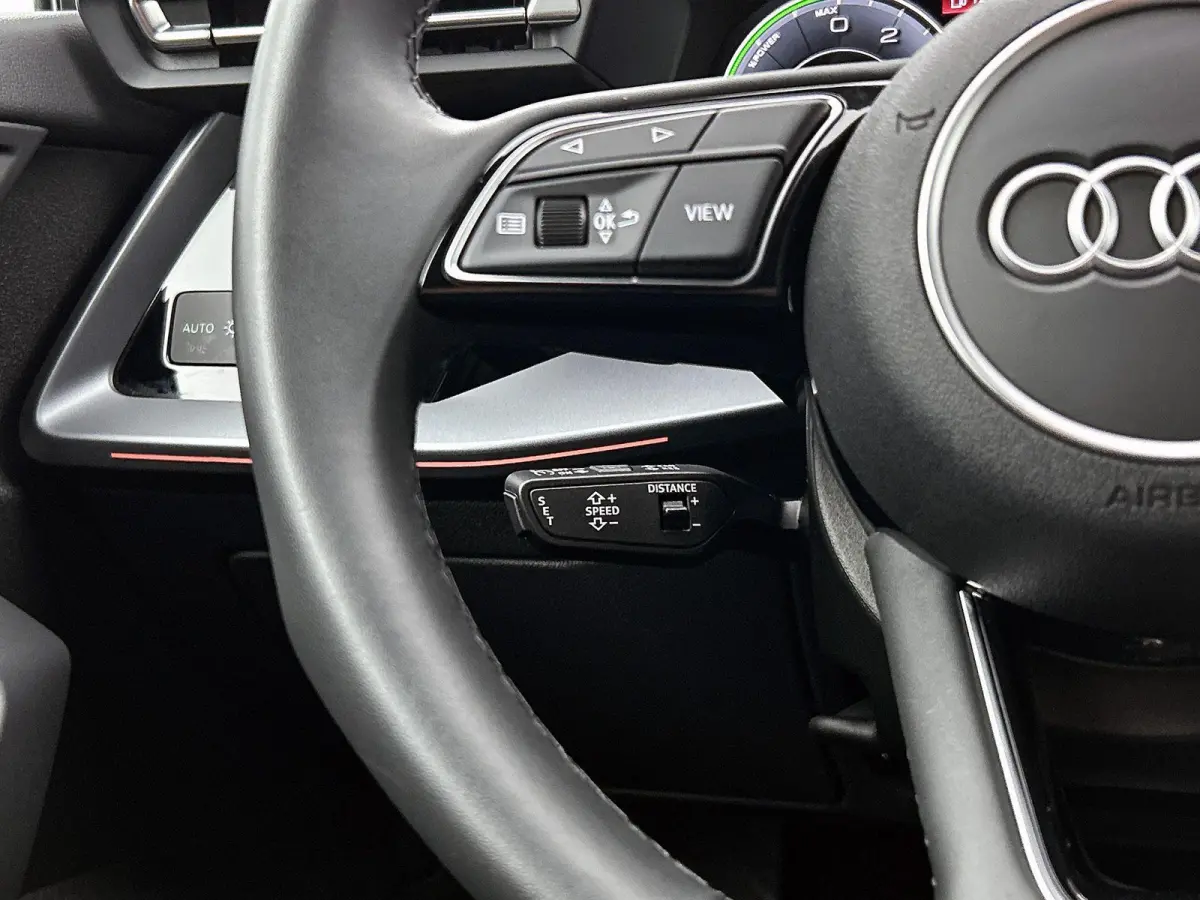 40 TFSI e S edition 204 PK l Adaptive cruise control l Camera l Navigatie l Stoelverwarming l Audi sound system l Audi virtual cockpit plus l Licht- en regensensor l Apple Carplay / Android 