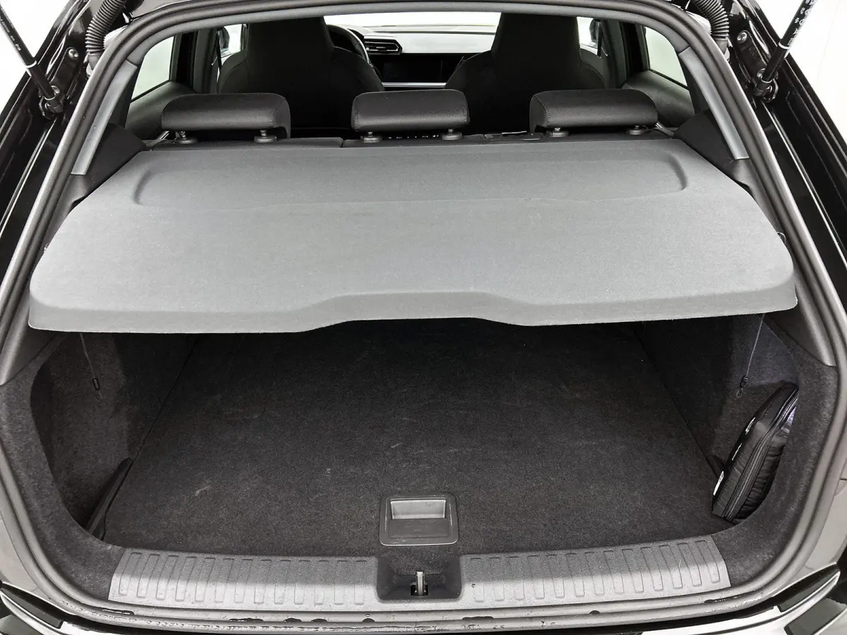 40 TFSI e S edition 204 PK l Adaptive cruise control l Camera l Navigatie l Stoelverwarming l Audi sound system l Audi virtual cockpit plus l Licht- en regensensor l Apple Carplay / Android 