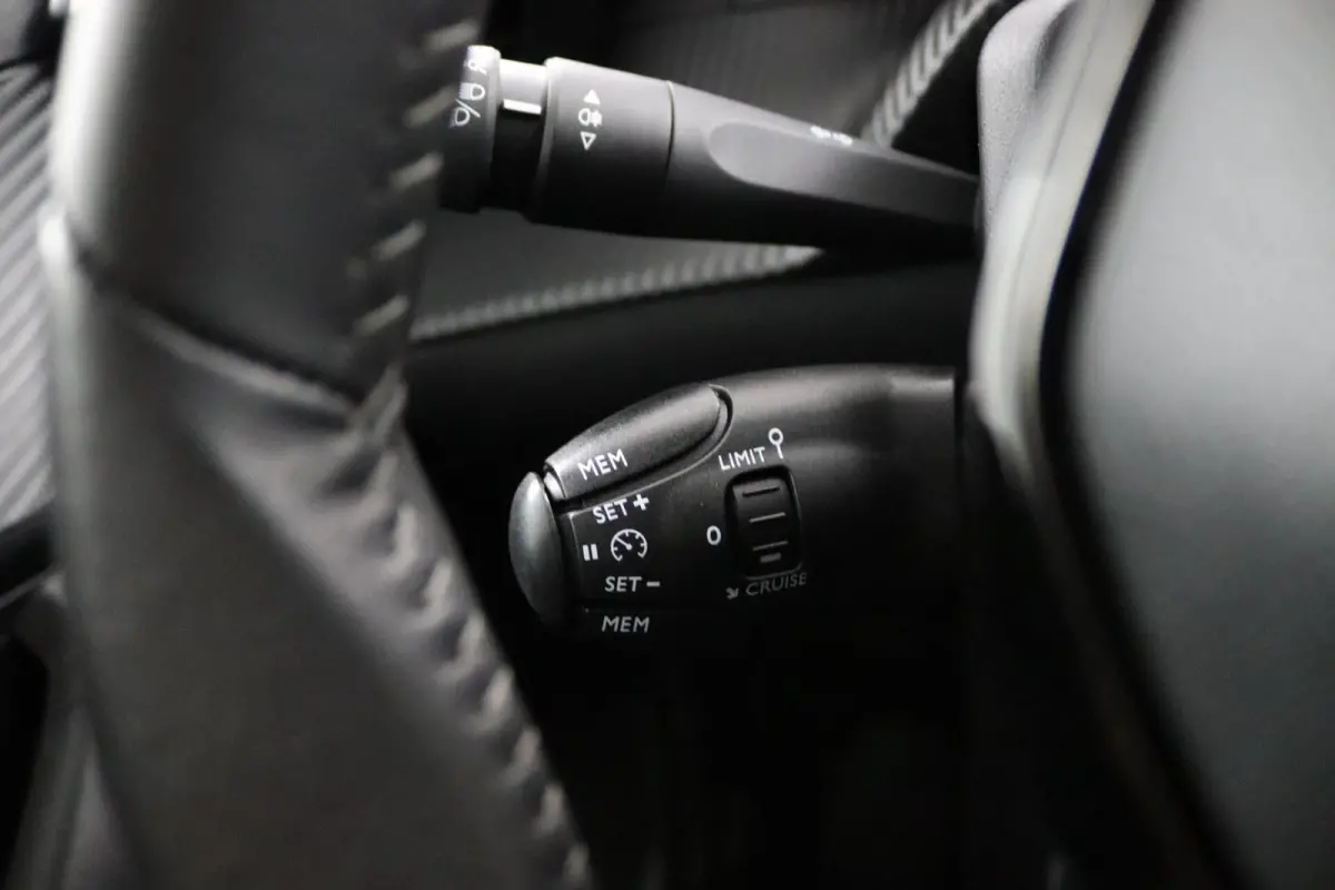 EV Allure Pack 50 kWh | Camera | Apple/Android |