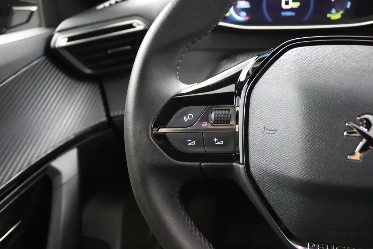 EV Allure Pack 50 kWh | Camera | Apple/Android |