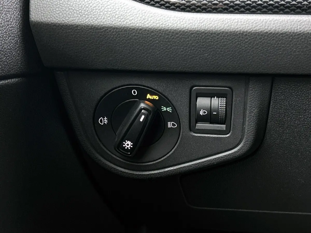 1.0 TSI Life 95 PK | Airco | Navigatie | Adaptive Cruise Control | Lane Assist | Achteruitrijcamera | Lichtmetalenvelgen |