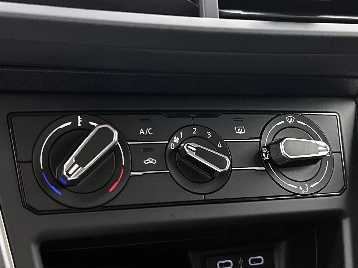 1.0 TSI Life 95 PK | Airco | Navigatie | Adaptive Cruise Control | Lane Assist | Achteruitrijcamera | Lichtmetalenvelgen |