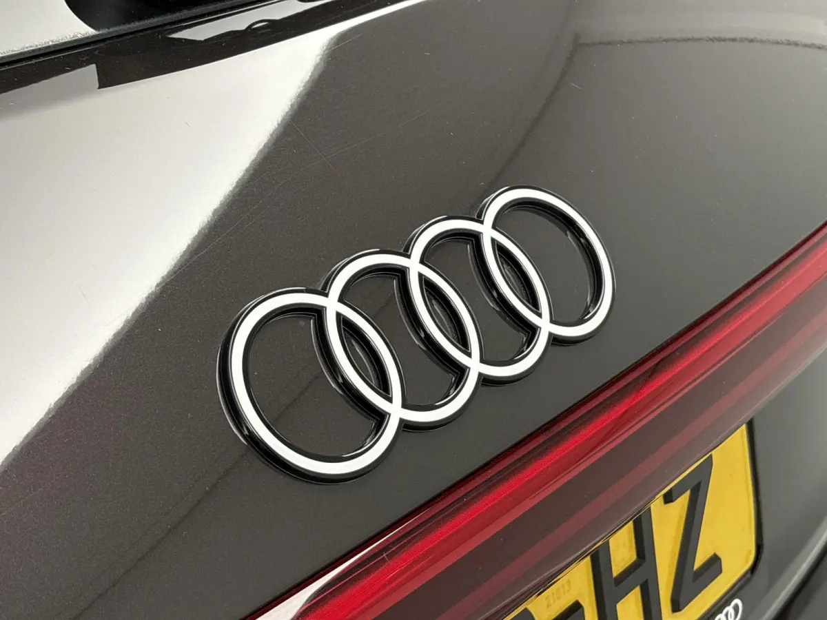 55 quattro Edition 115 kWh 408 PK | 100% SOH | Automaat | Navigatie | Apple Carplay | Android Auto | Parkeersensoren | Trekhaak | Climate Control | Cruise Control |