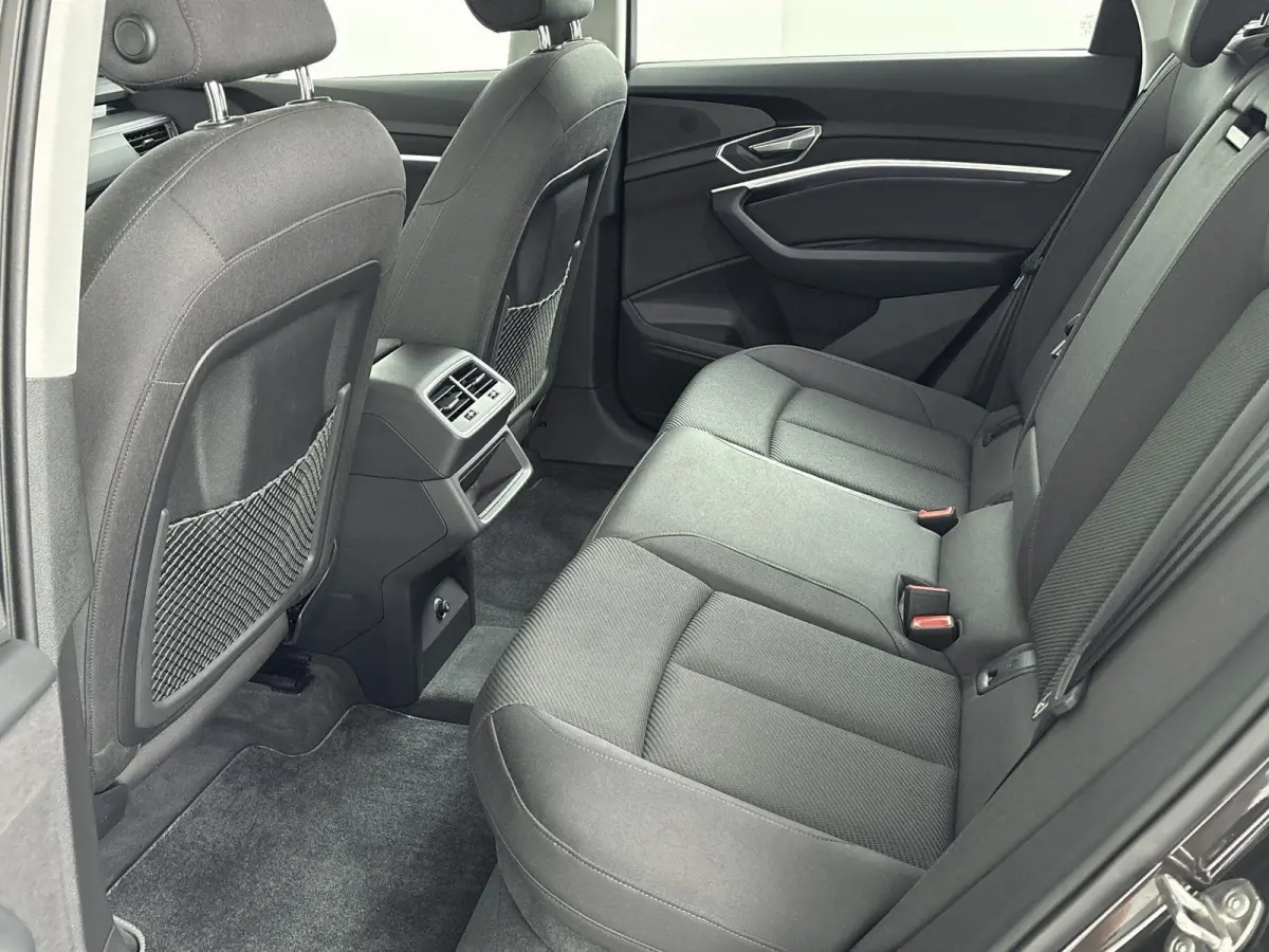 55 quattro Edition 115 kWh 408 PK | 100% SOH | Automaat | Navigatie | Apple Carplay | Android Auto | Parkeersensoren | Trekhaak | Climate Control | Cruise Control |