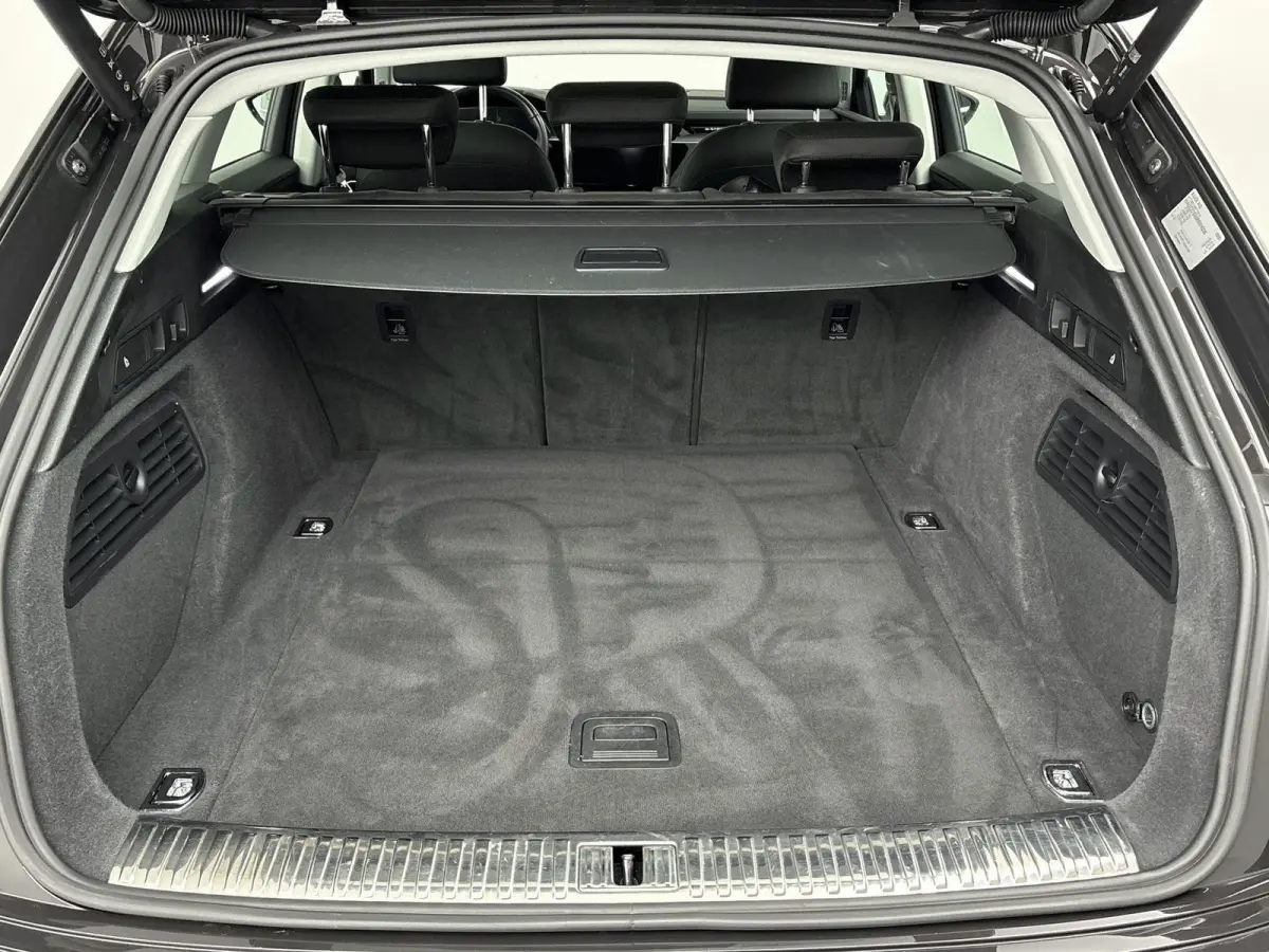 55 quattro Edition 115 kWh 408 PK | 100% SOH | Automaat | Navigatie | Apple Carplay | Android Auto | Parkeersensoren | Trekhaak | Climate Control | Cruise Control |