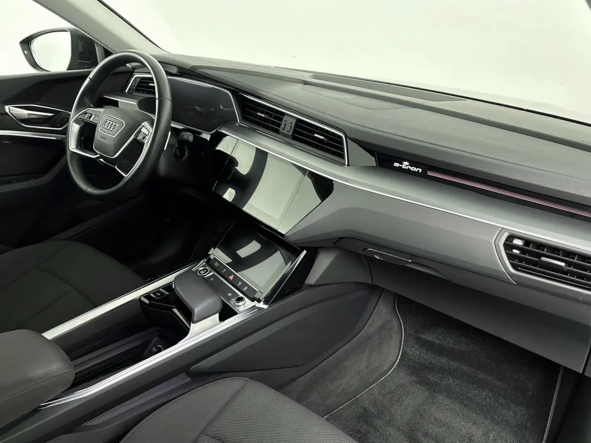 55 quattro Edition 115 kWh 408 PK | 100% SOH | Automaat | Navigatie | Apple Carplay | Android Auto | Parkeersensoren | Trekhaak | Climate Control | Cruise Control |