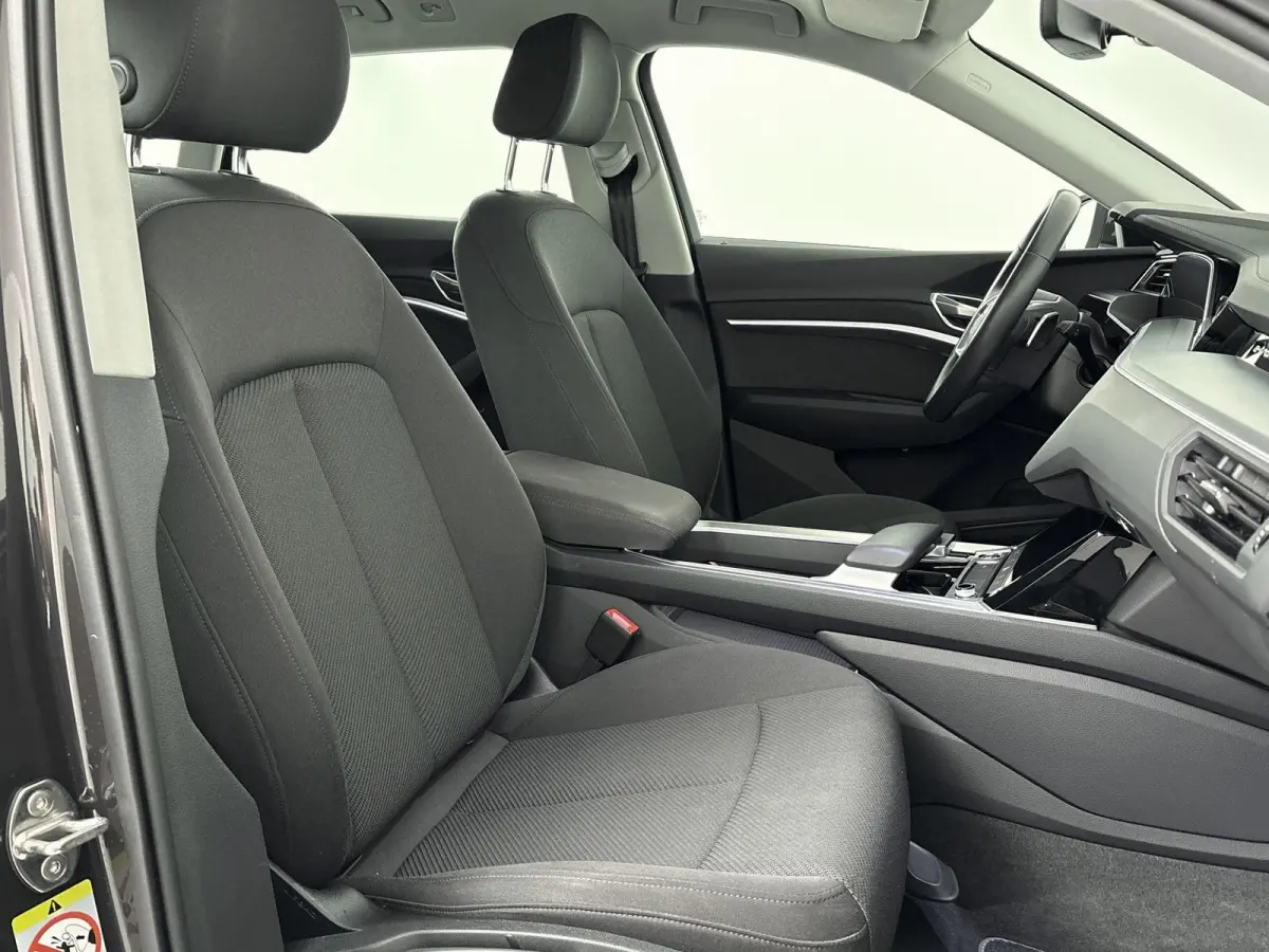 55 quattro Edition 115 kWh 408 PK | 100% SOH | Automaat | Navigatie | Apple Carplay | Android Auto | Parkeersensoren | Trekhaak | Climate Control | Cruise Control |