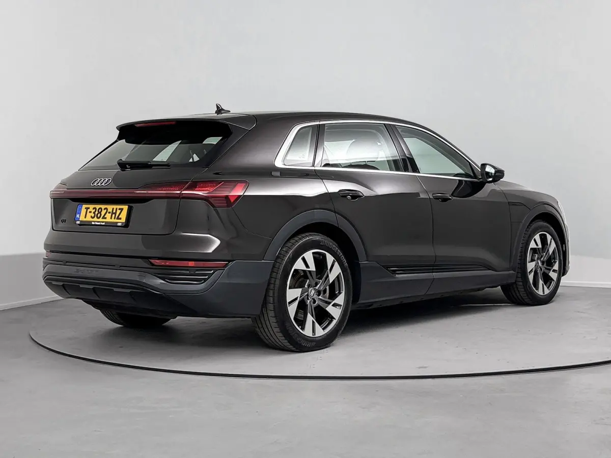 55 quattro Edition 115 kWh 408 PK | 100% SOH | Automaat | Navigatie | Apple Carplay | Android Auto | Parkeersensoren | Trekhaak | Climate Control | Cruise Control |