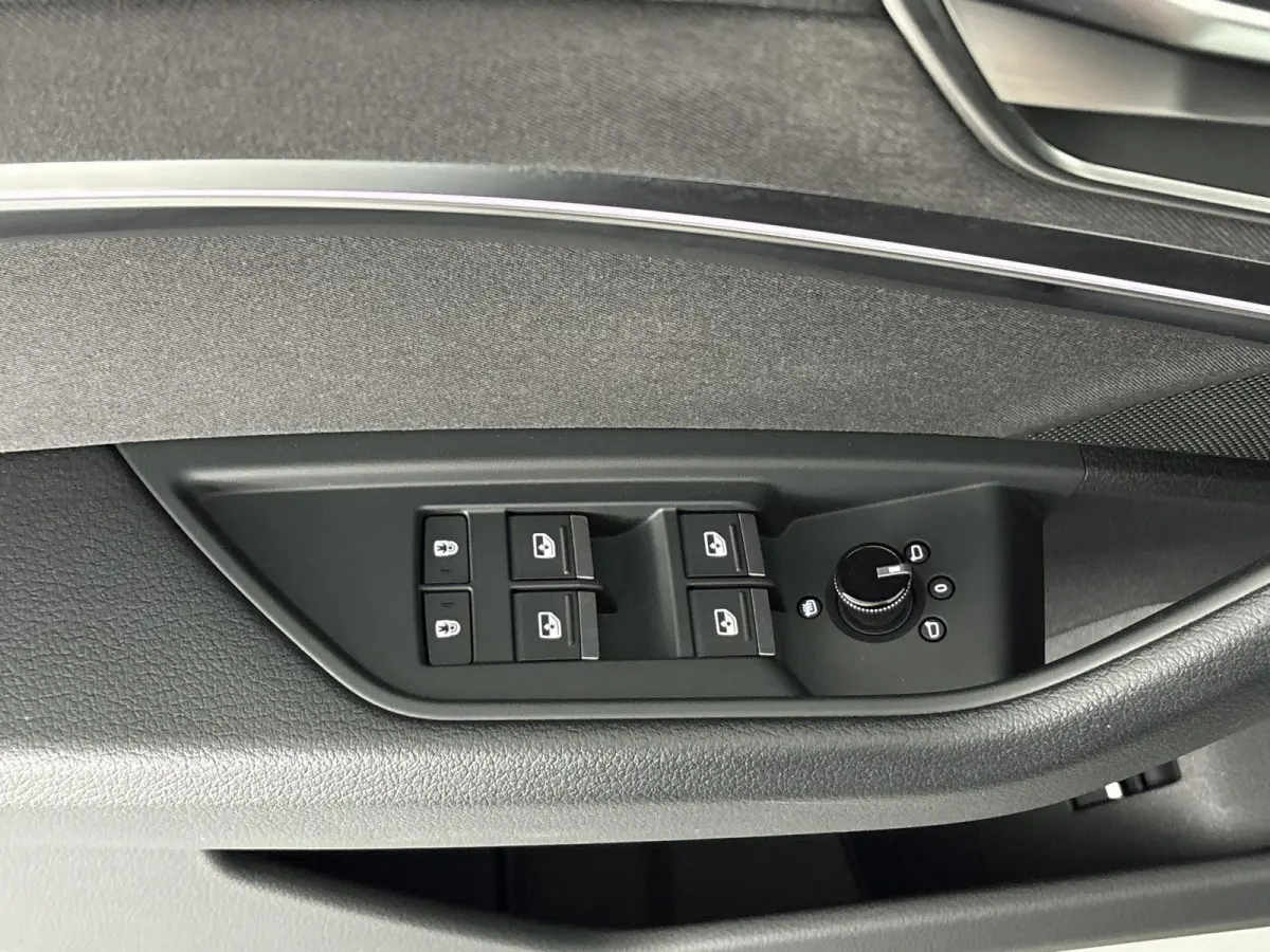 55 quattro Edition 115 kWh 408 PK | 100% SOH | Automaat | Navigatie | Apple Carplay | Android Auto | Parkeersensoren | Trekhaak | Climate Control | Cruise Control |