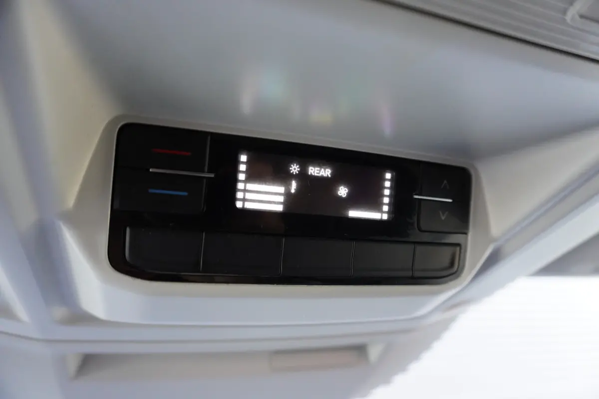 180pk Automaat Dubbele cabine L4H3/L3H2 Trekhaak Apple carplay Camera Standkachel Cruise control