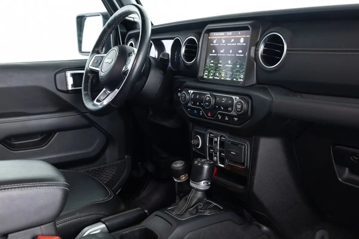 380 4xe OVERLAND 4WD PHEV | LEDER |