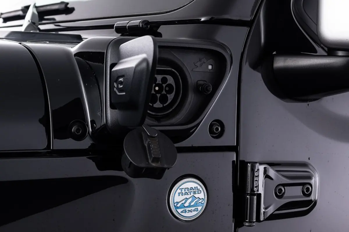 380 4xe OVERLAND 4WD PHEV | LEDER |