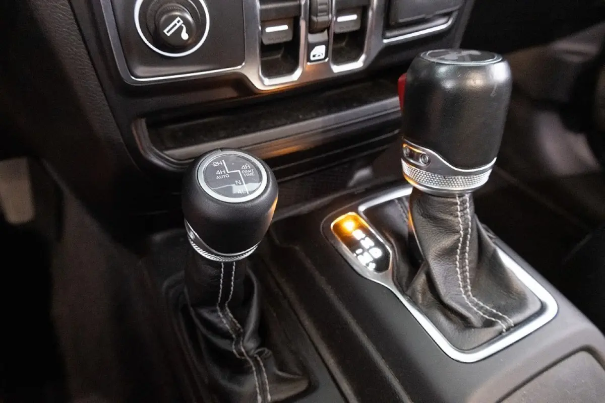 380 4xe OVERLAND 4WD PHEV | LEDER |