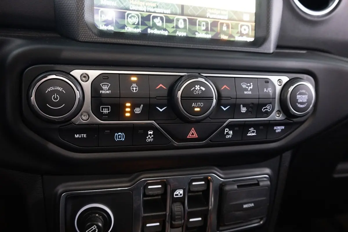 380 4xe OVERLAND 4WD PHEV | LEDER |
