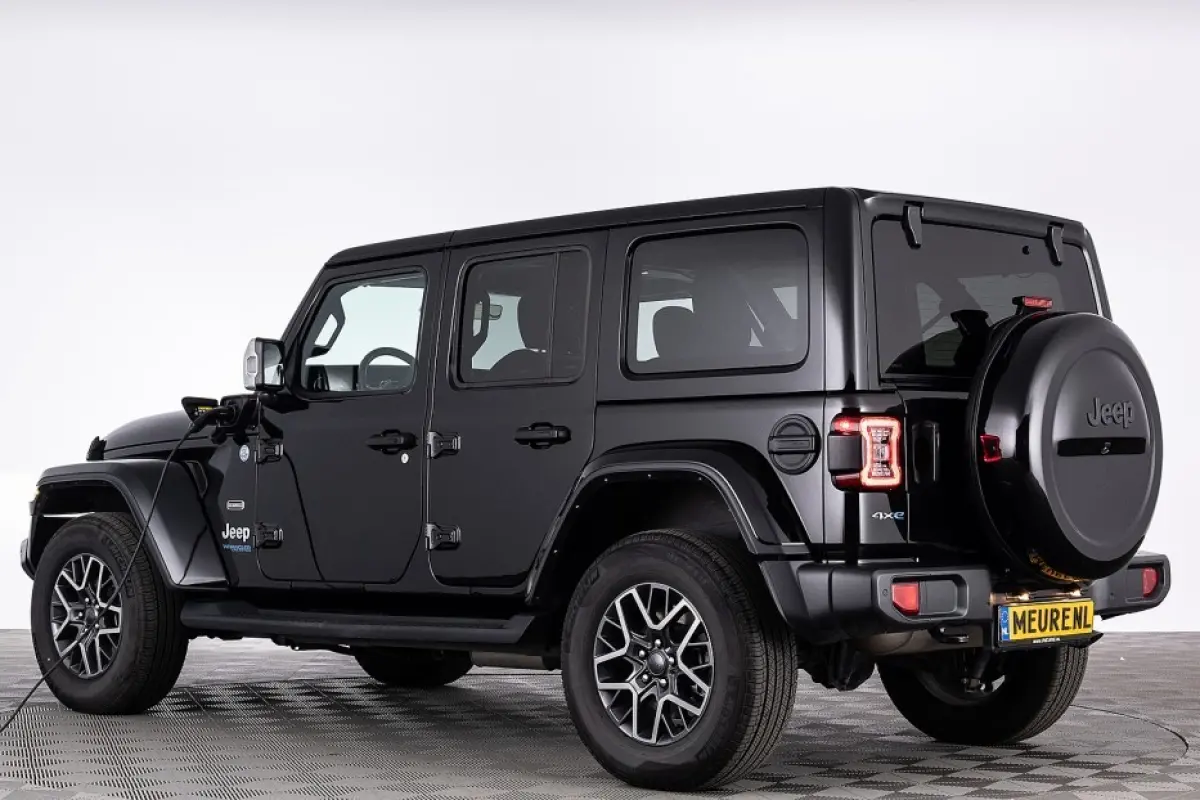 380 4xe OVERLAND 4WD PHEV | LEDER |