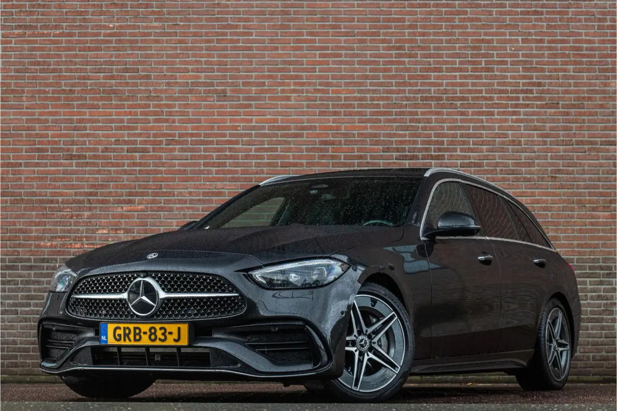 180 Star Edition AMG Line, Origineel NL, Panoramadak, 360 Camera, Trekhaak, Memory, Stoelverwarming.