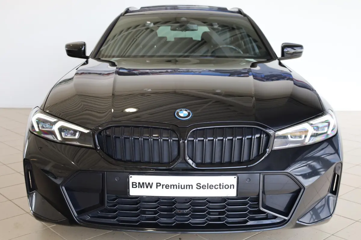 320e M Sportpakket | Panoramadak | SOH 92,8% | Getint glas | Adaptief M Onderstel
