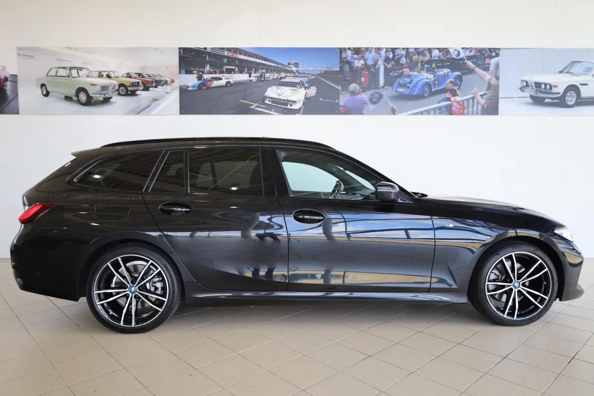 320e M Sportpakket | Panoramadak | SOH 92,8% | Getint glas | Adaptief M Onderstel