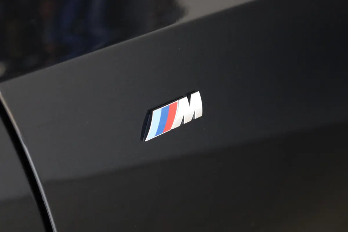 320e M Sportpakket | Panoramadak | SOH 92,8% | Getint glas | Adaptief M Onderstel