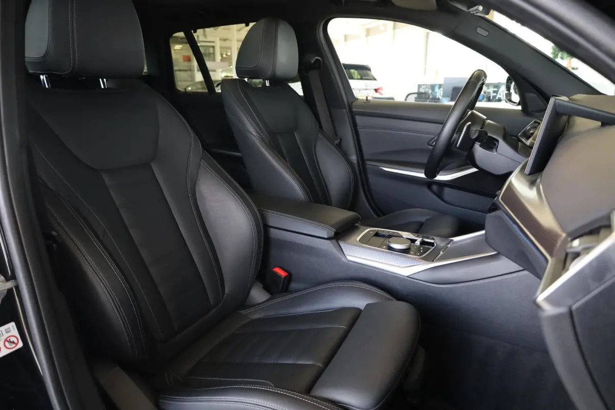 320e M Sportpakket | Panoramadak | SOH 92,8% | Getint glas | Adaptief M Onderstel