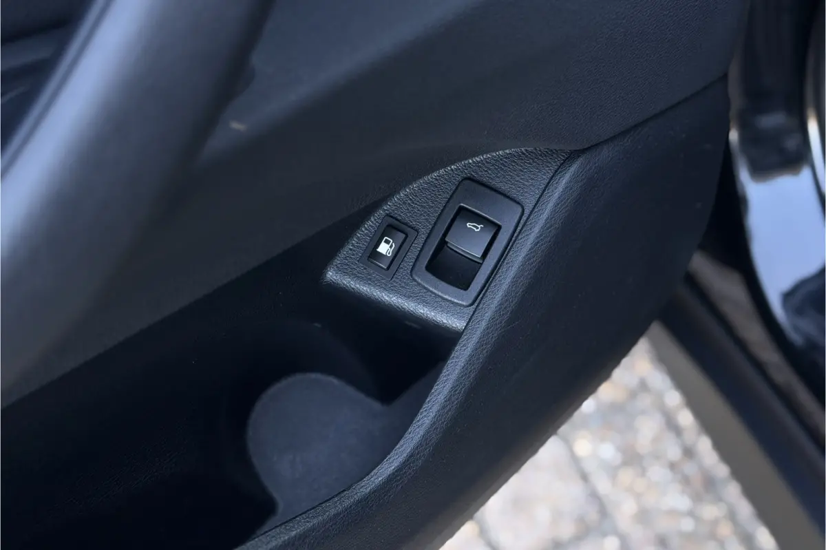 xDrive25e | Leder | Stoelverwarming | PDC V+A | LED | NAVI | 35X op voorraad