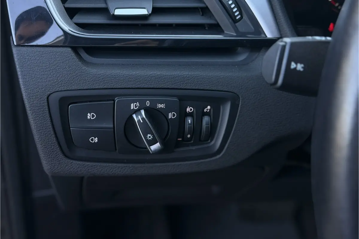 xDrive25e | Leder | Stoelverwarming | PDC V+A | LED | NAVI | 35X op voorraad