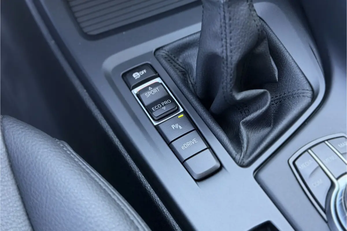xDrive25e | Leder | Stoelverwarming | PDC V+A | LED | NAVI | 35X op voorraad