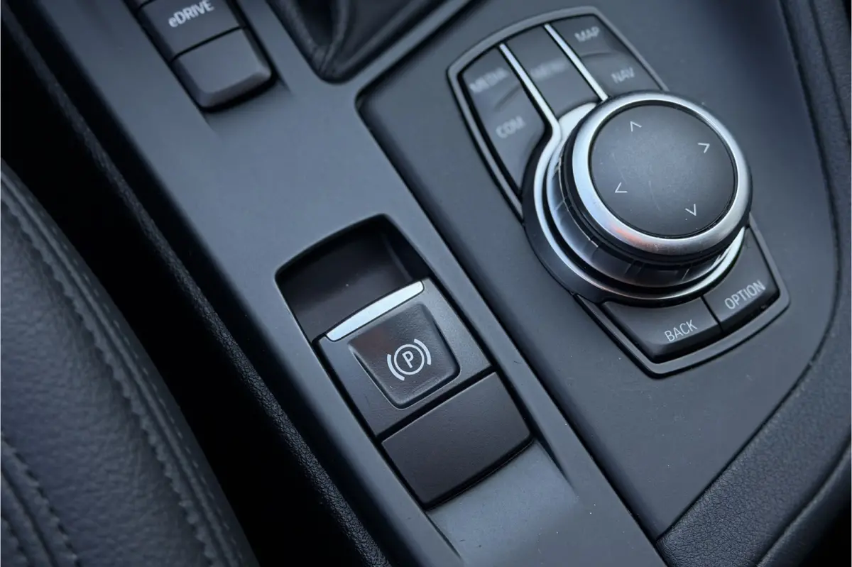 xDrive25e | Leder | Stoelverwarming | PDC V+A | LED | NAVI | 35X op voorraad