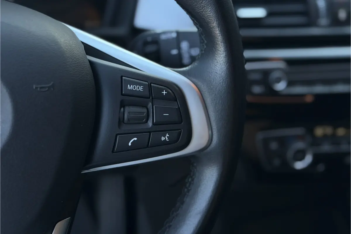 xDrive25e | Leder | Stoelverwarming | PDC V+A | LED | NAVI | 35X op voorraad