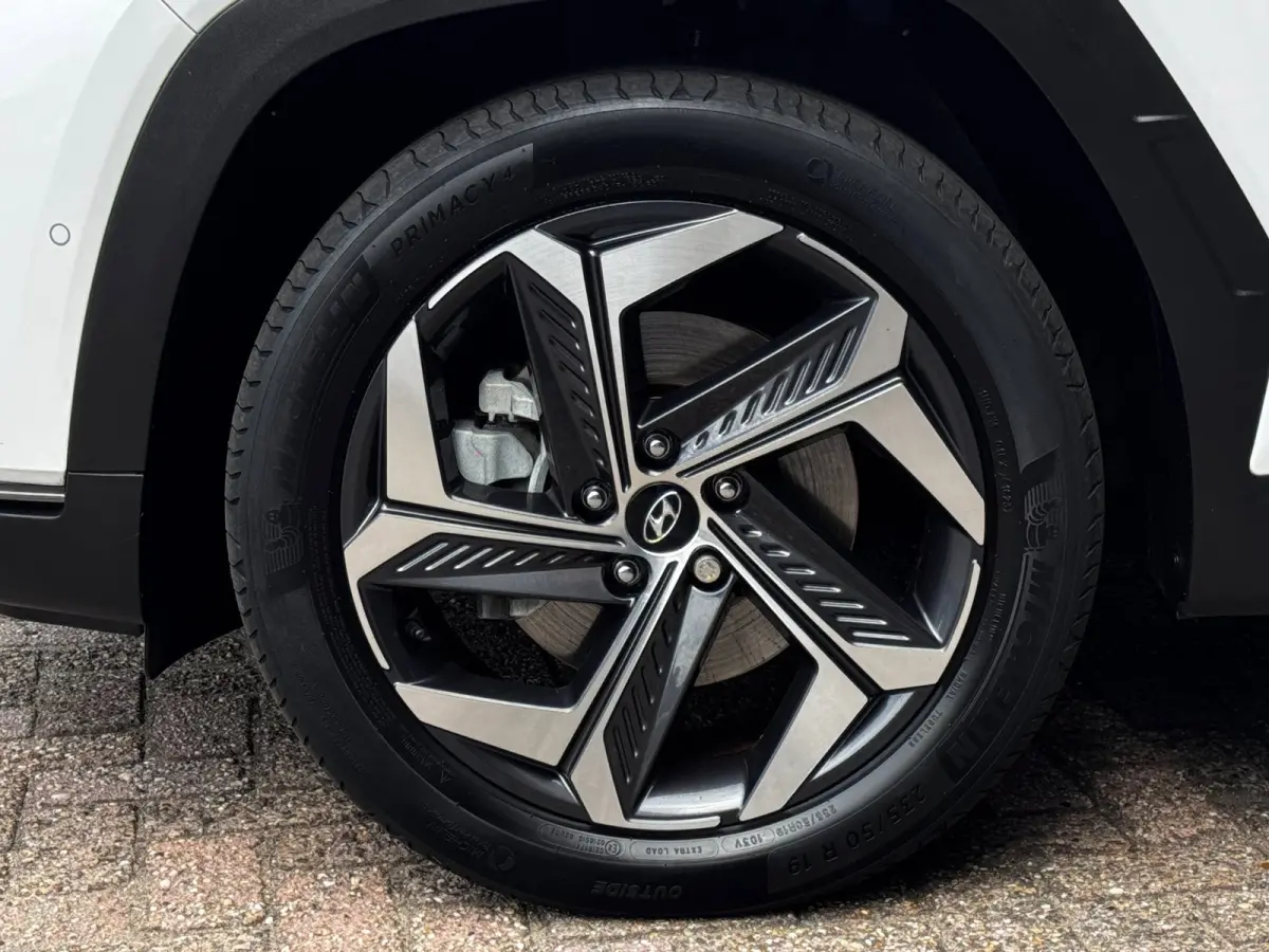 1.6 T-GDI PHEV Premium Sky 4WD | 97% SOH | Trekhaak | Pano | Leder + Memory | 360 Camera | Winter Pack