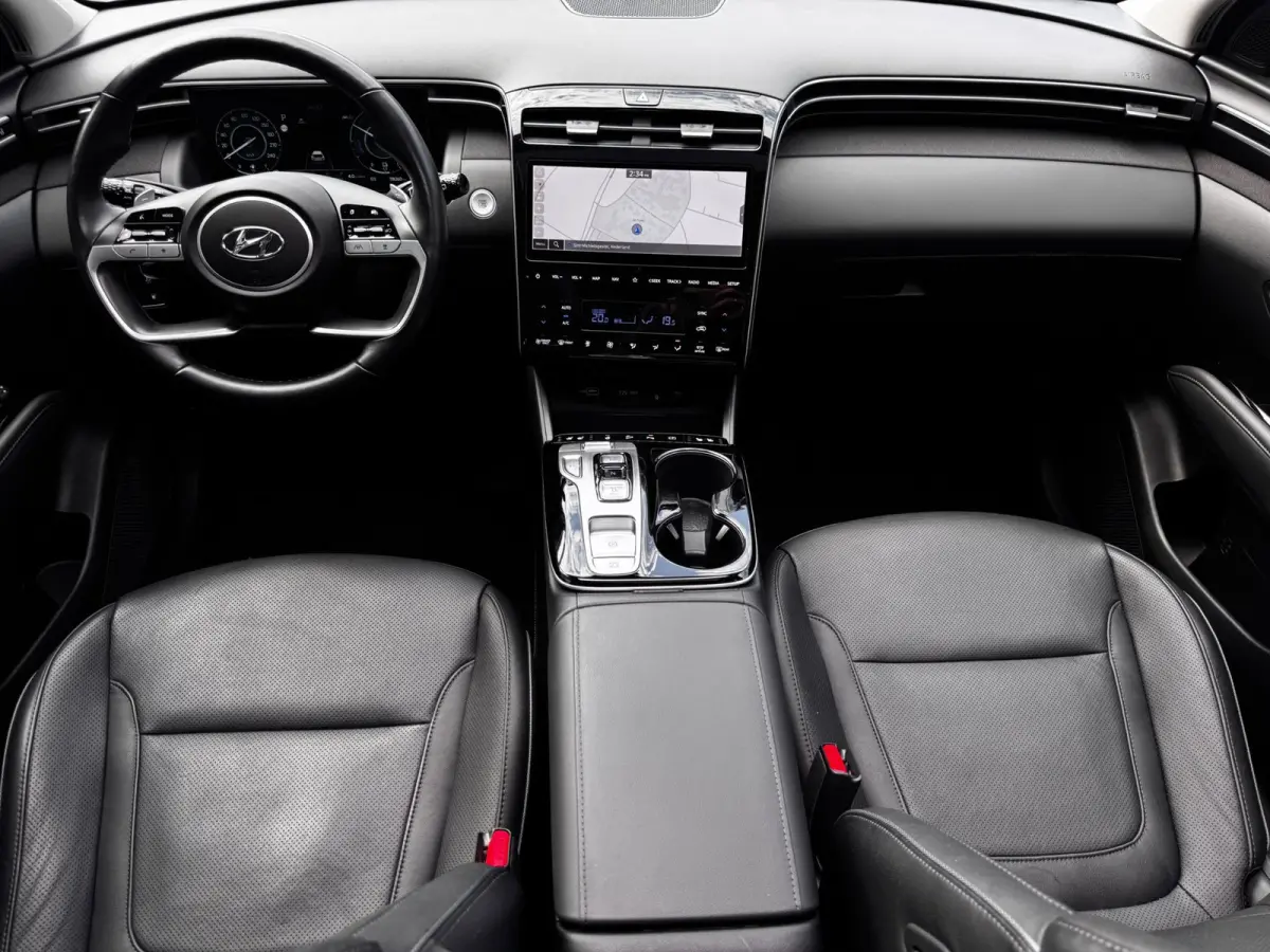 1.6 T-GDI PHEV Premium Sky 4WD | 97% SOH | Trekhaak | Pano | Leder + Memory | 360 Camera | Winter Pack