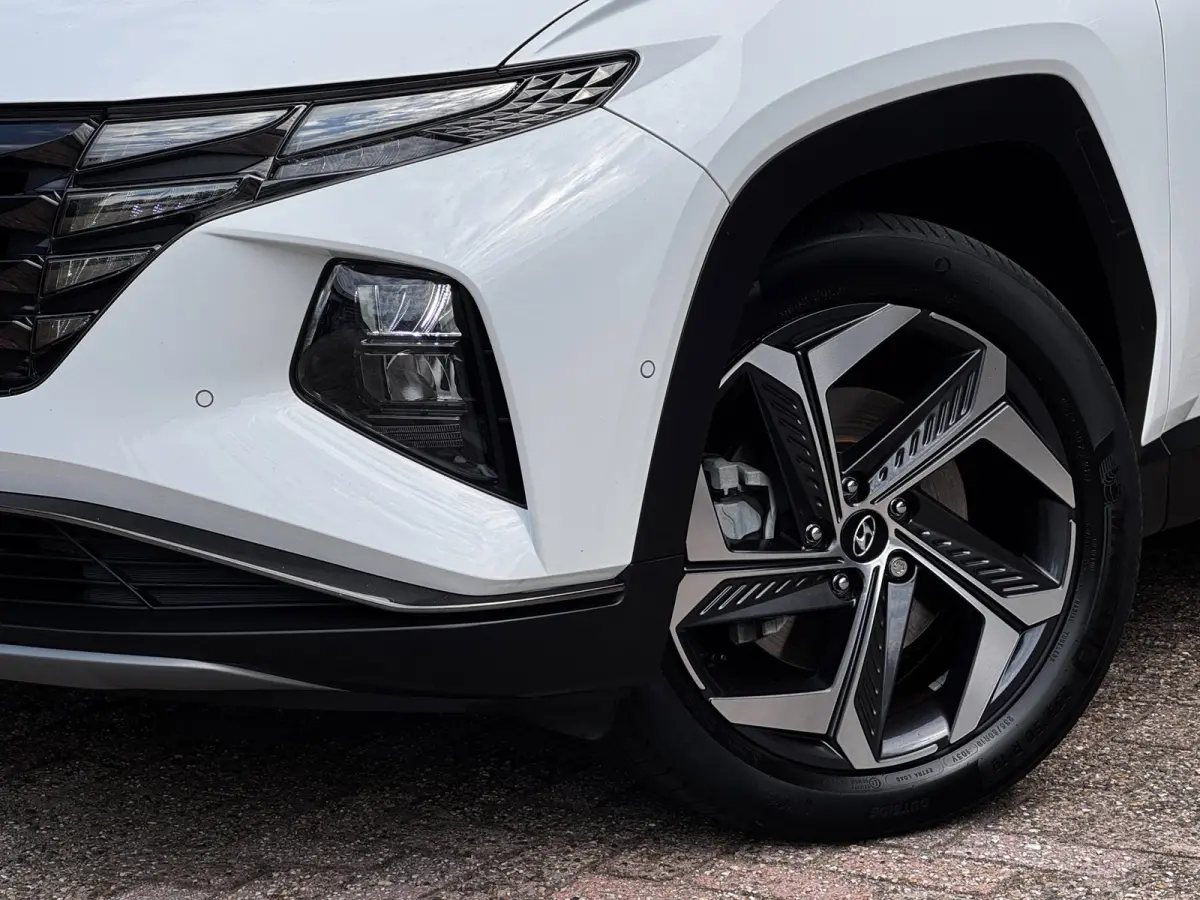 1.6 T-GDI PHEV Premium Sky 4WD | 97% SOH | Trekhaak | Pano | Leder + Memory | 360 Camera | Winter Pack