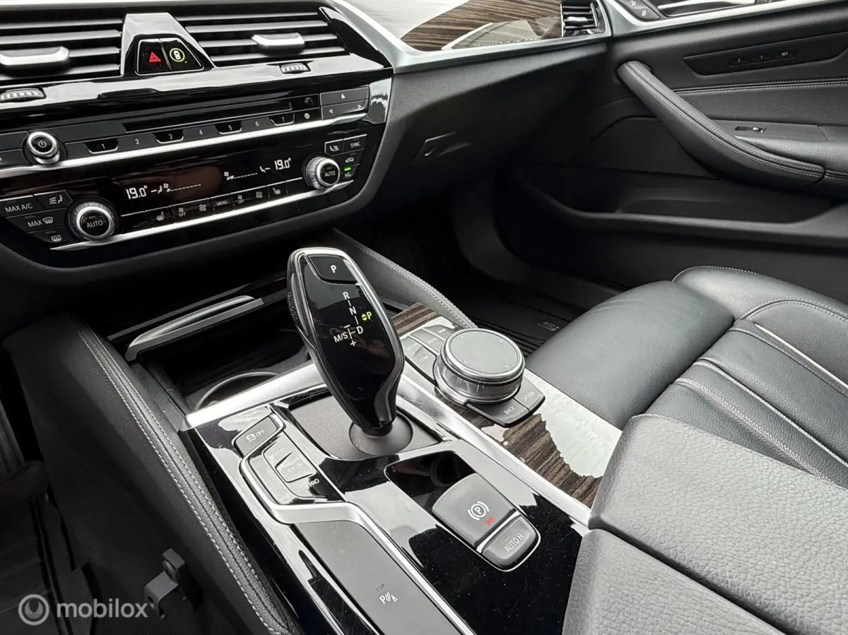 520i Corporate Lease High Executive, Automaat, leder, navigatie, apk bij aflevering...