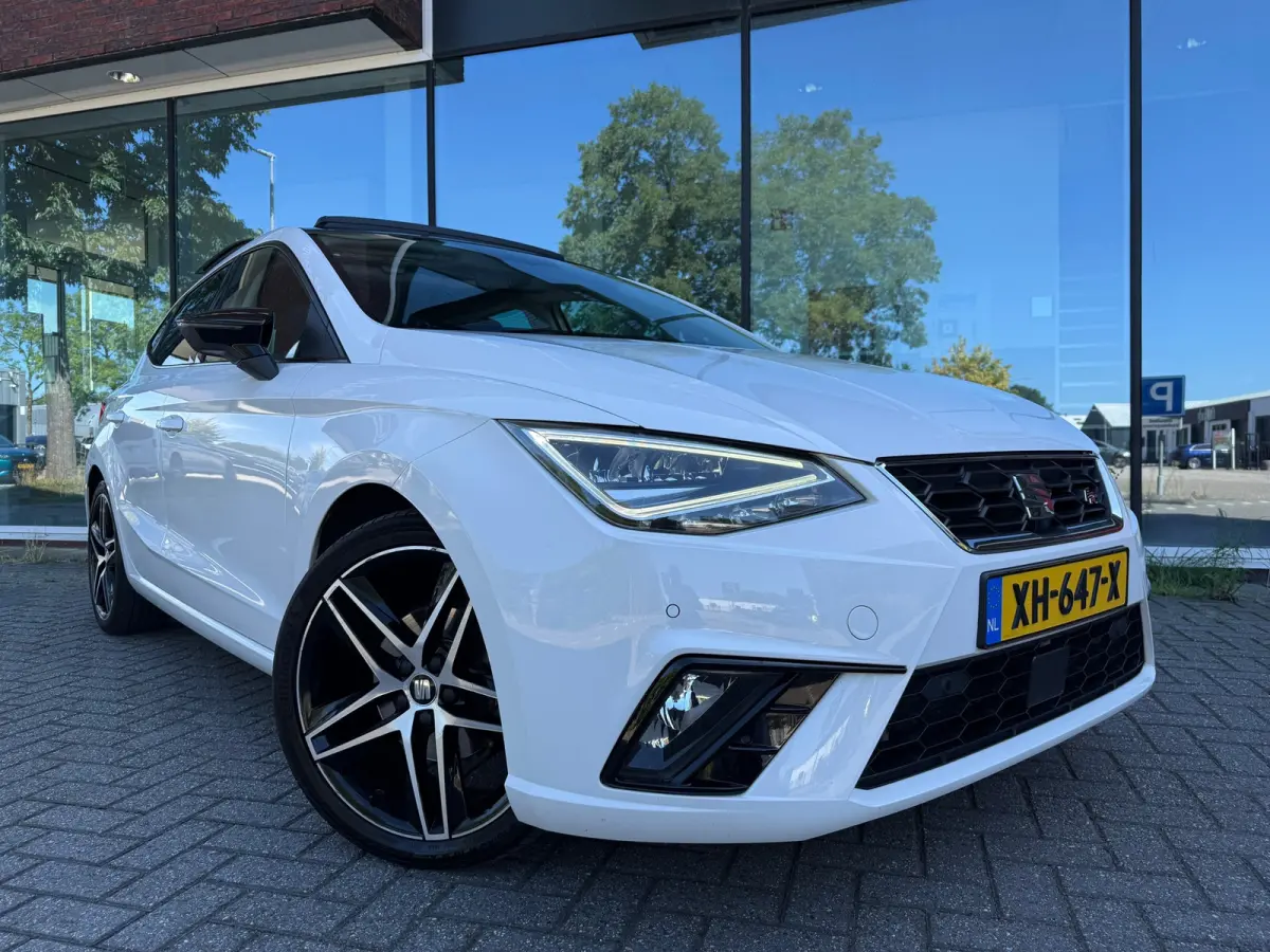 1.0 TSI FR Business Intense - Automaat - Pano/Schuifdak - Alcantara - Org.NL