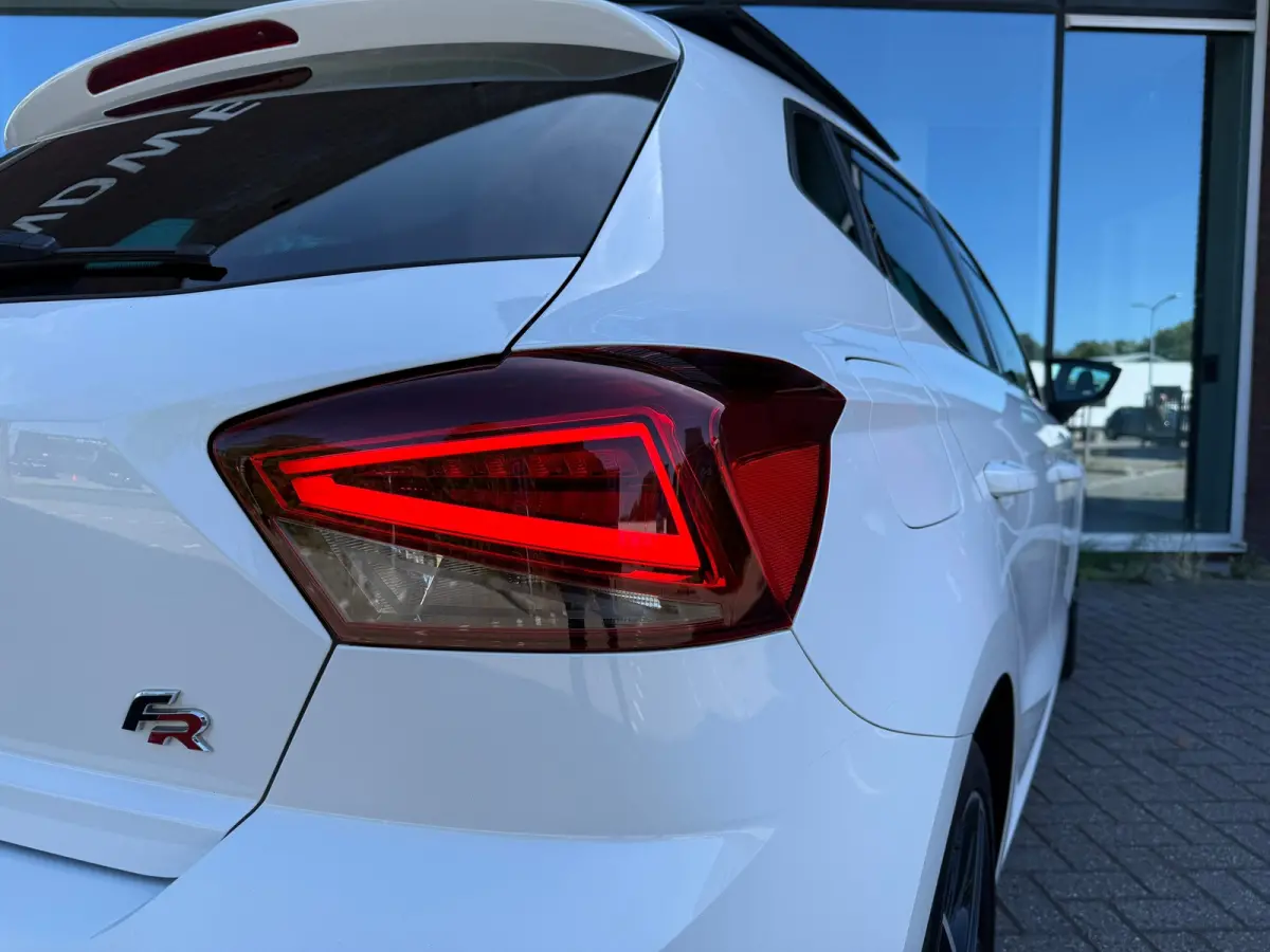 1.0 TSI FR Business Intense - Automaat - Pano/Schuifdak - Alcantara - Org.NL