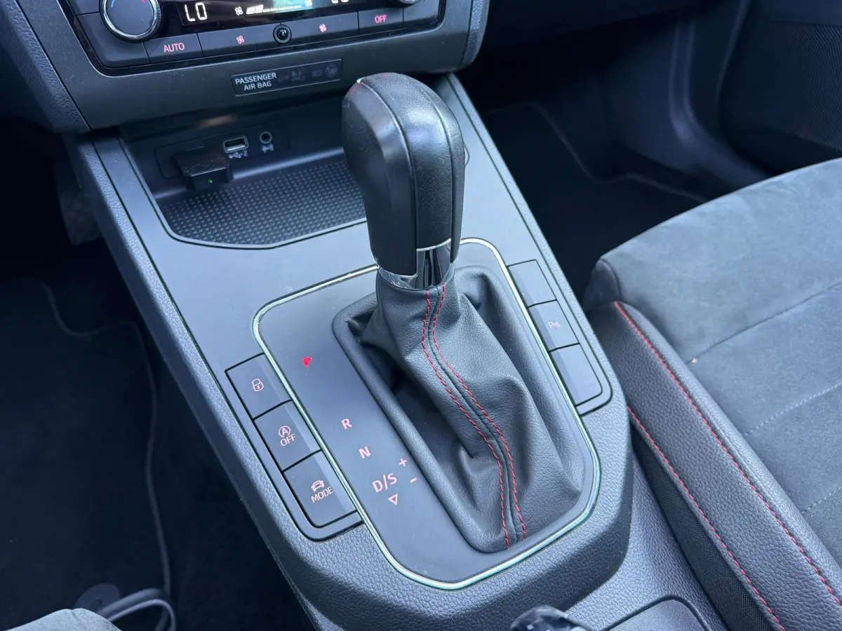 1.0 TSI FR Business Intense - Automaat - Pano/Schuifdak - Alcantara - Org.NL