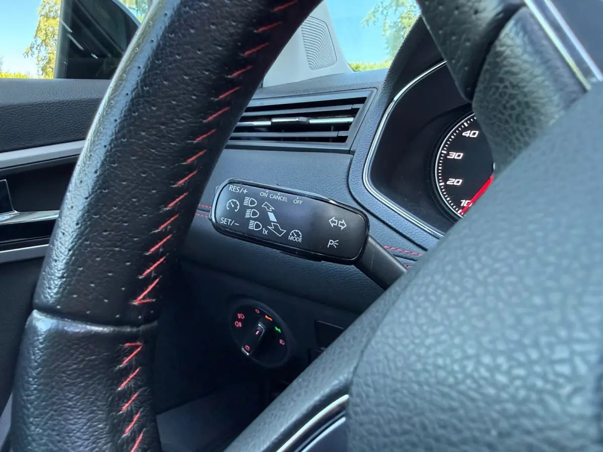 1.0 TSI FR Business Intense - Automaat - Pano/Schuifdak - Alcantara - Org.NL