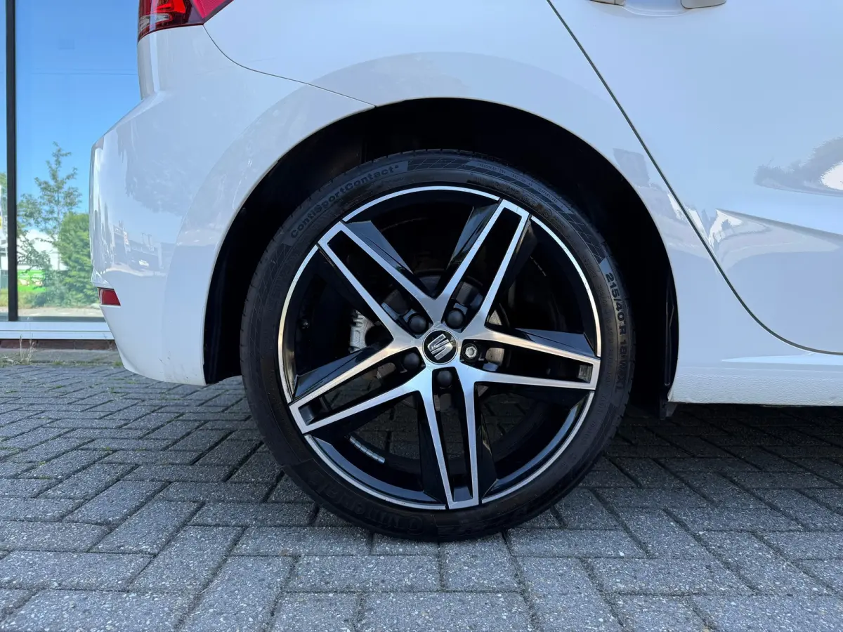 1.0 TSI FR Business Intense - Automaat - Pano/Schuifdak - Alcantara - Org.NL