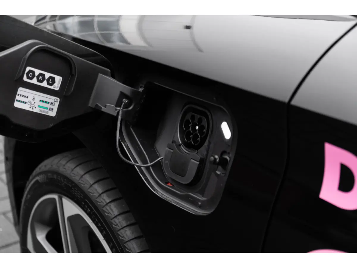 FR Business - eHybrid | Achteruitrijcamera | Automatisch dimmende binnenspiegel | Dakhemel uitgevoerd in zwart
