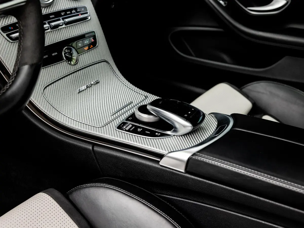 AMG 63 S | KERAMISCH | BURMESTER | AMG PERFORMANCE UITLAAT | PANORAMA/SCHUIF-KANTELDAK | AMG PERFORMANCE STOELEN | AMG DRIVERS PACKAGE |