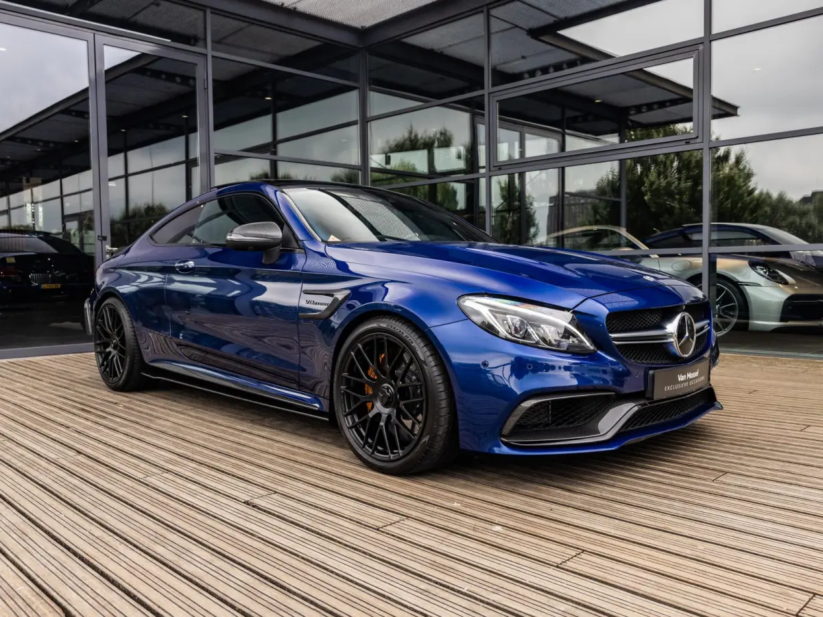 AMG 63 S | KERAMISCH | BURMESTER | AMG PERFORMANCE UITLAAT | PANORAMA/SCHUIF-KANTELDAK | AMG PERFORMANCE STOELEN | AMG DRIVERS PACKAGE |