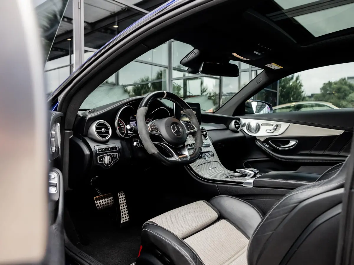 AMG 63 S | KERAMISCH | BURMESTER | AMG PERFORMANCE UITLAAT | PANORAMA/SCHUIF-KANTELDAK | AMG PERFORMANCE STOELEN | AMG DRIVERS PACKAGE |